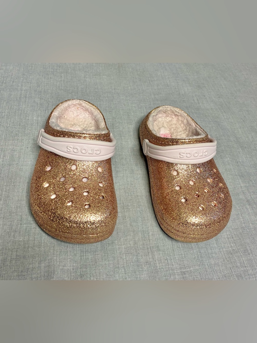 CROCS Kids Fuzz Lined Metallic Pink Clogs Size 11 Toddler Girls